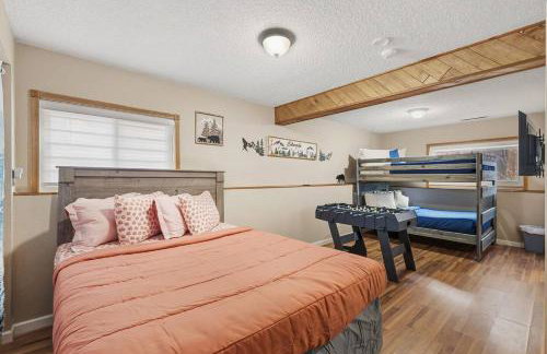 Pet Friendly 2 King Beds AF Academy Sleeps 12 - Foto 17