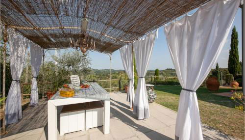 3 Bedroom Awesome Apartment In Marti Pi - Photo 5