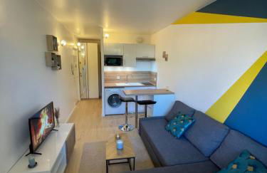 Studio neuf tout équipé - Calme - Proche centre ville - Parking gratuit - Foto 1