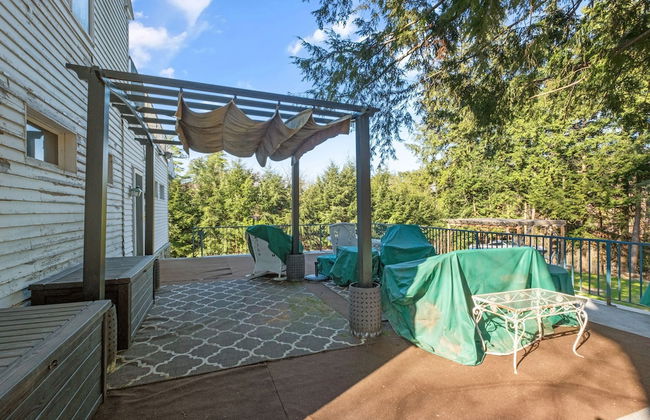 Spacious Dartmouth College Home on Occum Pond - Photo 32