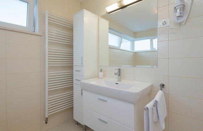 Stunning Villa Sofia With Heated Pool IN Split Hinterland - Foto 38