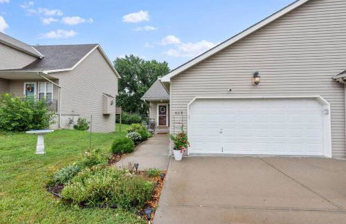 Beautiful Townhome, 11 minutes to Downtown, KCMO. - Foto 32