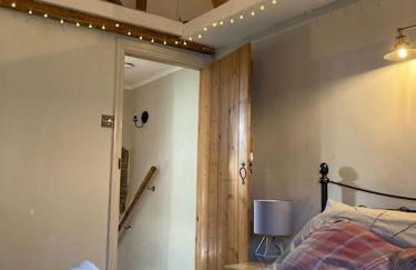 Pieman's Cottage - Pulborough, West Sussex Cottage - sunny courtyard - Foto 21