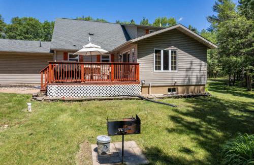 Dog-friendly 6-acre 5BR 3BA home, game room, deck, Wisconsin Dells 10min - Foto 44