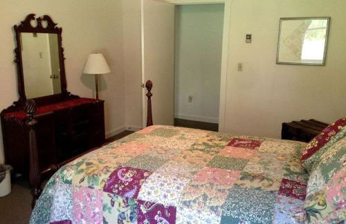 Pet-Friendly Cabin Rental for Family Getaway in Lexington, Virginia - Foto 4