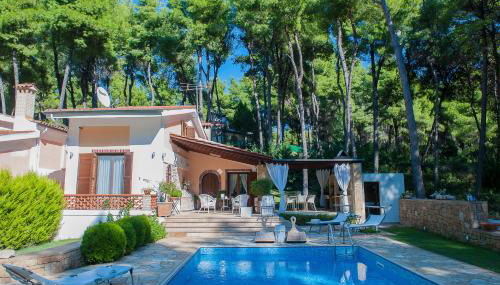 Naftilos Villa Sani with private Pool - Foto 2, Garden, sunbed, Garden view