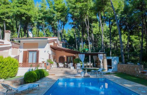 Naftilos Villa Sani with private Pool - Foto 2