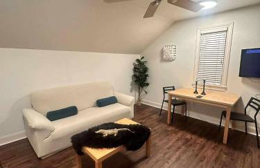 Trendy-attic at rice village - Foto 5