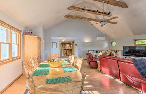 Hot Tub, Sauna, Fireplace, Dock! Lake Honor Cabin - Foto 7