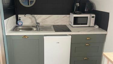 réaménagé fin Juillet 2025, Albatros Studio a moins de 50 mètres de la plage, vue dégagée sur la vallée - Foto 3