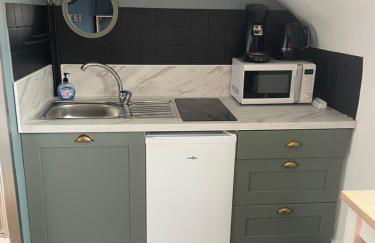 réaménagé fin Juillet 2025, Albatros Studio a moins de 50 mètres de la plage, vue dégagée sur la vallée - Foto 3