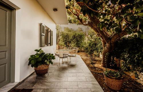 Chrisi Holiday Home - 500 sqm Private Gardens & Nature View - 300m by the sea - Photo 11