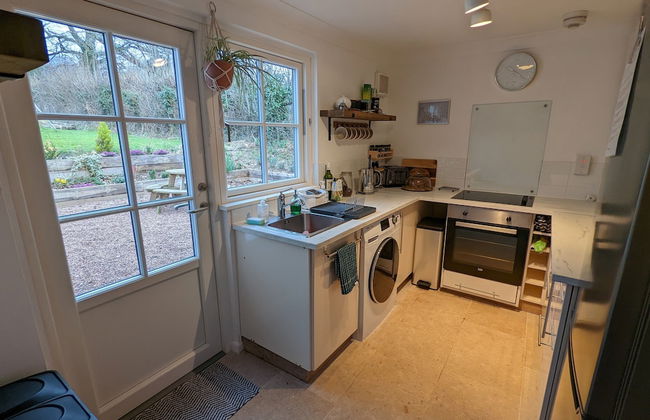 2 Bed Cottage - Sleeps 4 - Garden, Pets, Wifi - Foto 9