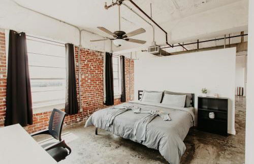 The Downtown Industrial Loft - Foto 21