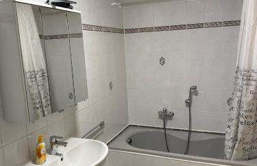 Beautiful, large and great apartment with balcony in top location - Foto 11