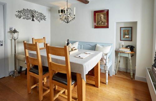 Chapel Cottage Set in a private courtyard in central location with 2 parking spaces - Foto 15