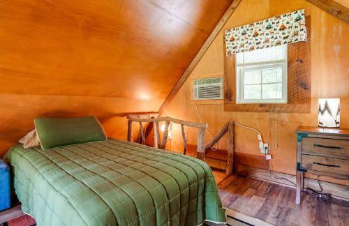 Cozy Georgia Abode with Deck, Fire Pit and Lake Access - Foto 14