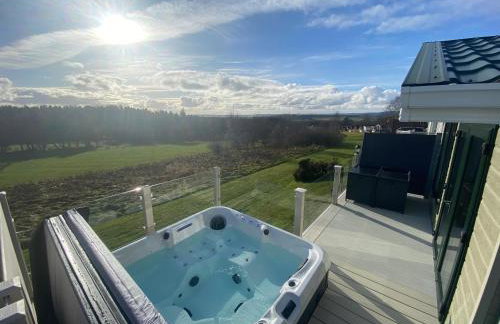 Hot Tub Lodge with Panoramic Views & Free Golf - Foto 18