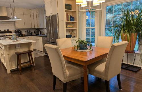 NEW! Stately 3BR25BA near Rockwood - Foto 32