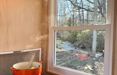 Friendsville Renovated Container Rental, for True Glamping Experiences in Maryland - Foto 2