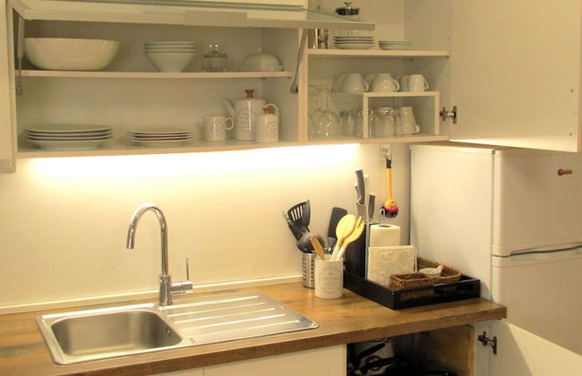 Stunning Studio in Parede, Cascais - up to 4 pax - Photo 3