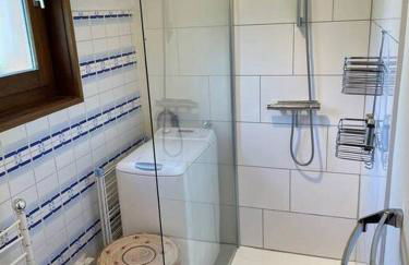 Charming Bright Spacious Village Walk to lift Hike - Foto 49