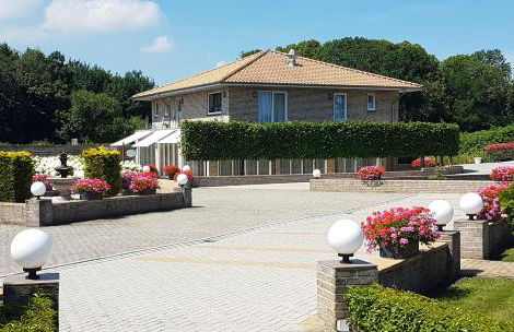 Hotel Garni Am Lindenhof Bunde - Foto 1