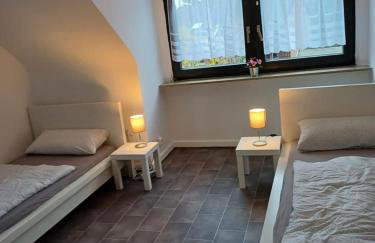 Dachgeschosswohnung in Poll - Photo 1