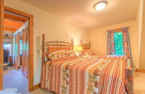 Most Luxury 7000 Sq ft Log Estate with Pool Hot Tub Sauna - Foto 21