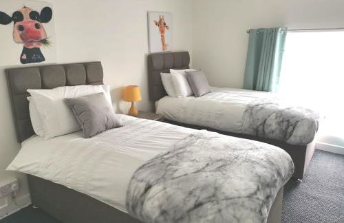 City Access - 3 Beds - Parking - Smart TVs - Foto 14