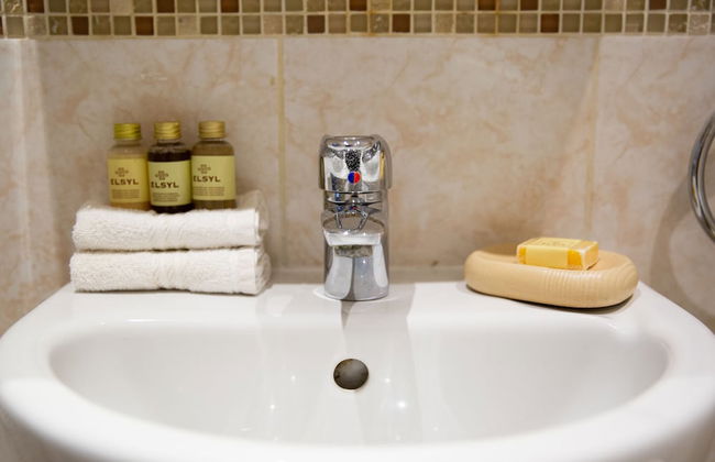 Velvet 1-bedroom Apartment With Balcony, Hoddesdon - Foto 20