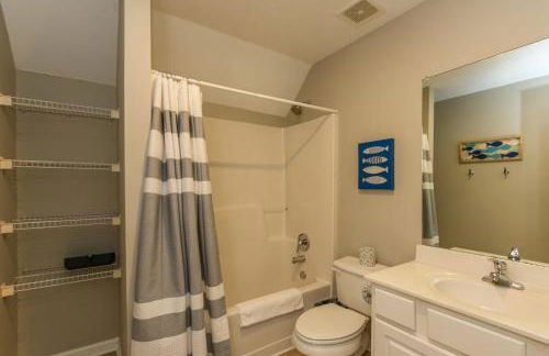 House #04 - Happy Camper-(No Pets) -Private Pier - Photo 18