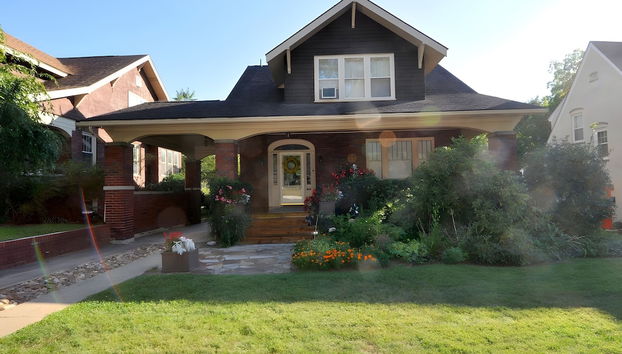 Aunt Bea's Bungalow - Pet Friendly - Hot Tub - Screen Porch - Wifi - Fenced Yard - King Bed - Town - Foto 2, Imagen principal