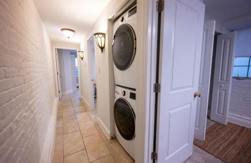 Spacious US Capitol 3BR Apartment with Free Parking - Foto 10