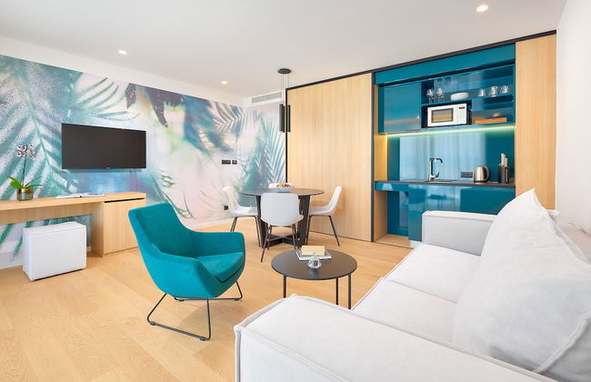 Amphora's Garden - Photo 24