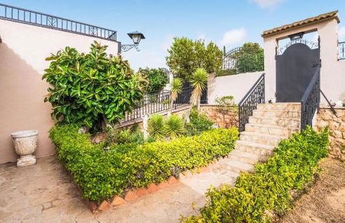 5 Bedroom Stunning Home In Roda De Berà - Foto 17