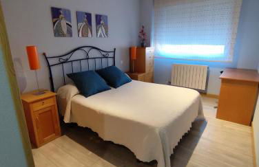 apartamento de tres dormitorios con garaje y todos los servicios cerca - Foto 2