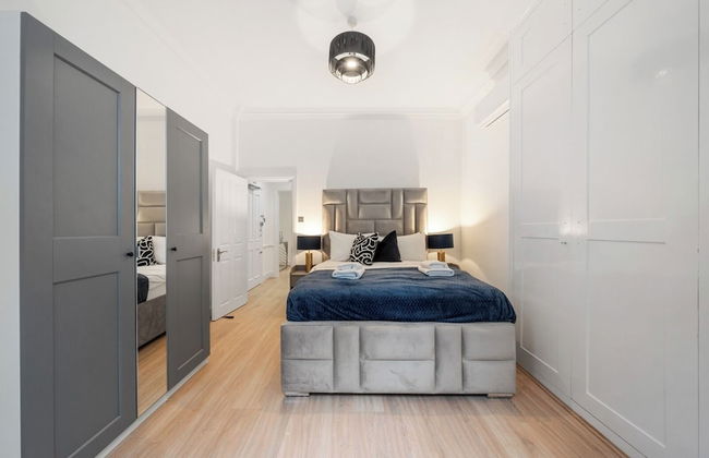 The Hertford Boutique - Photo 3