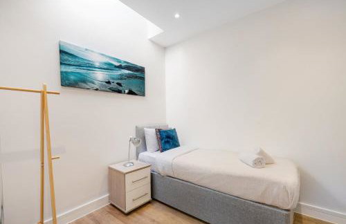 Luxury 5 Bedroom, 4 Bathroom Home in Purley - Foto 38