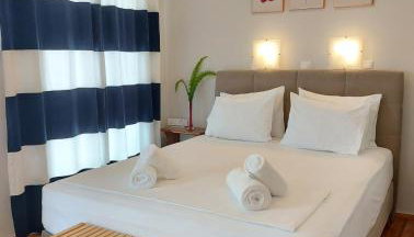 Blue Window - Photo 2