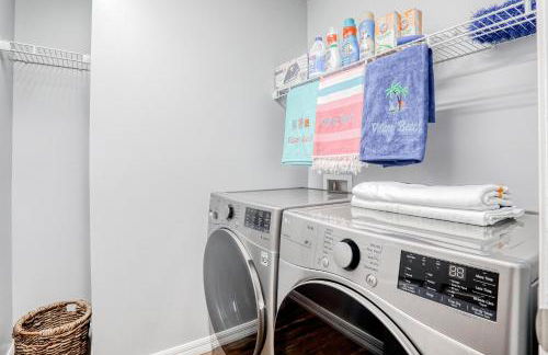 Updated, dog-friendly gem w/fenced yard, foosball & pool tables, WiFi, fireplace - Foto 25