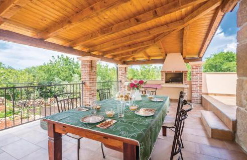 Stunning Home In Svet Vid Dobrinjski - Photo 2