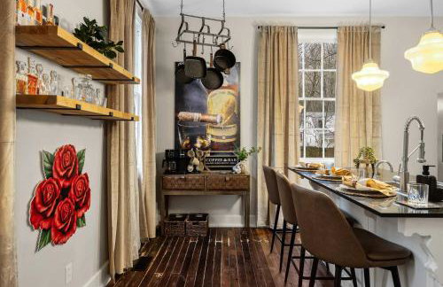 Bourbon-themed home w arcade & hot tub for groups - Foto 11