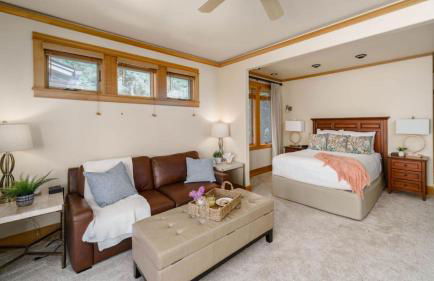 The Castle Rock Estate by Avantstay Steps From Arch Cape Beach w/ Hot Tub & Sauna - Foto 49