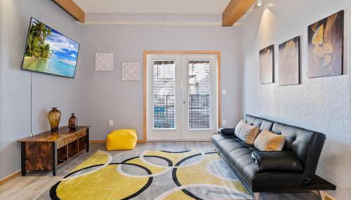 Couples Getaway - Sweet Retreat - European Village Best Location - Foto 2