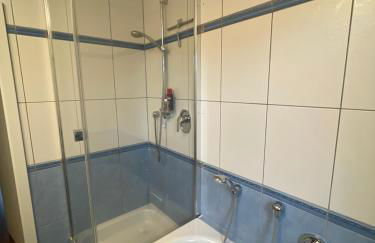 wohnliches , behagliches Zimmer mit Balkon und wifi - Foto 2