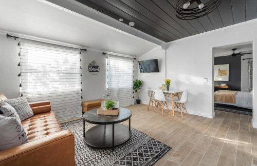 MODERN - Mins to Beach - Walk to Downtown - Free parking - Foto 7