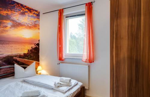 Cozy Coastal Escape with Garden - Foto 24