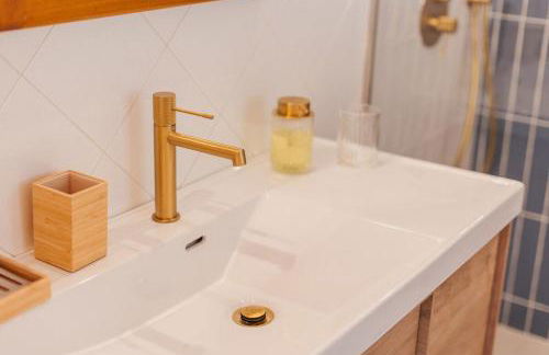 Villa renovada vista al mar y piscina climatizada - Foto 51