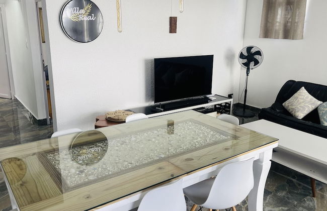 Spacious 4-bed Villa in Flic en Flac Roof top bar - Photo 21